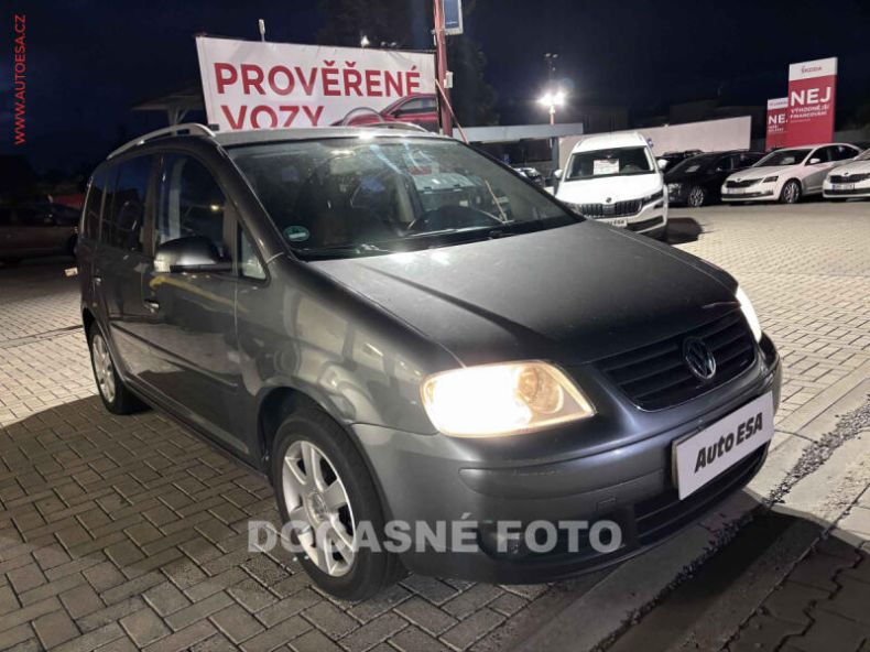 Volkswagen Touran - hlavní foto