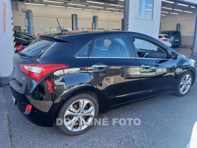 Hyundai i30 - hlavní foto