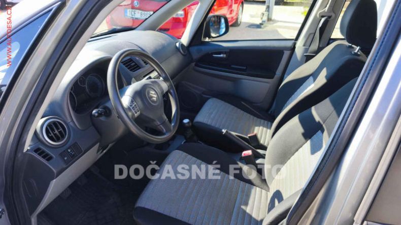 Suzuki SX4 - hlavní fotka