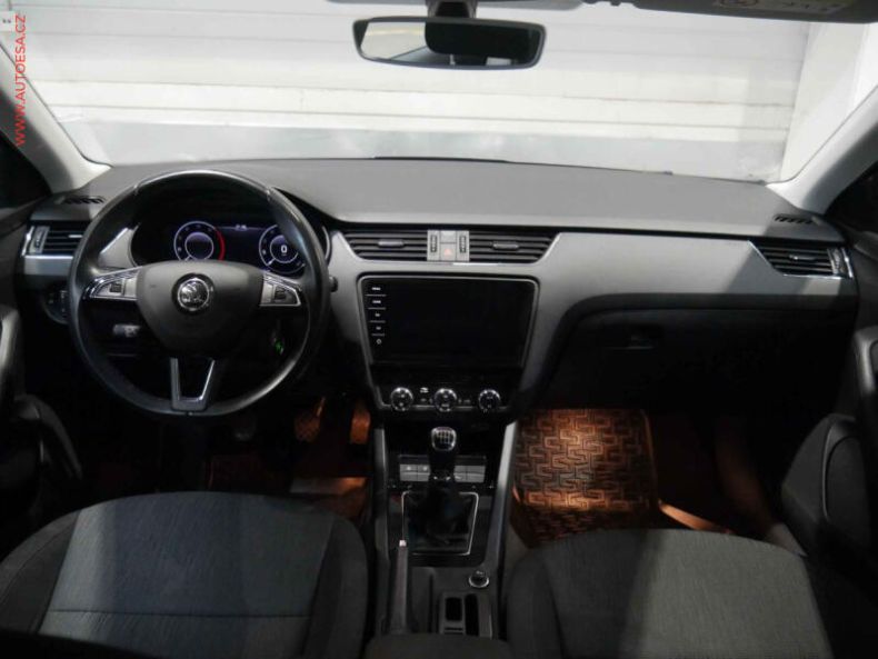 Škoda Octavia - hlavní fotka