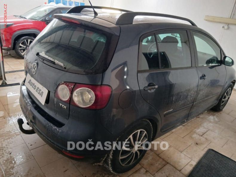 Volkswagen Golf - hlavní fotka