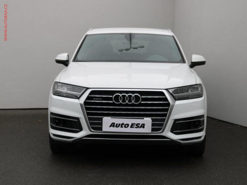 Audi Q7 - hlavní fotka