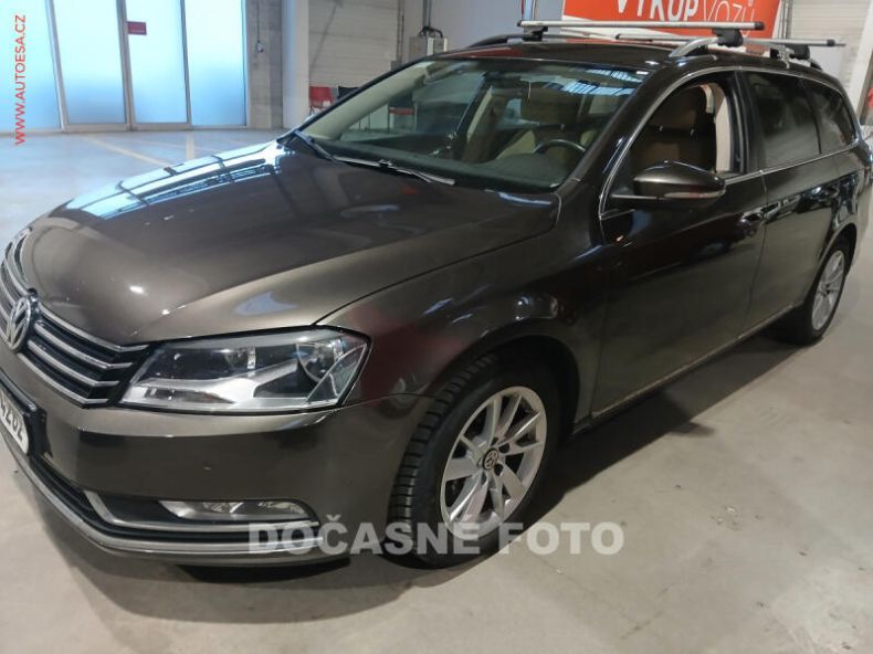 Volkswagen Passat - hlavní fotka inzerátu