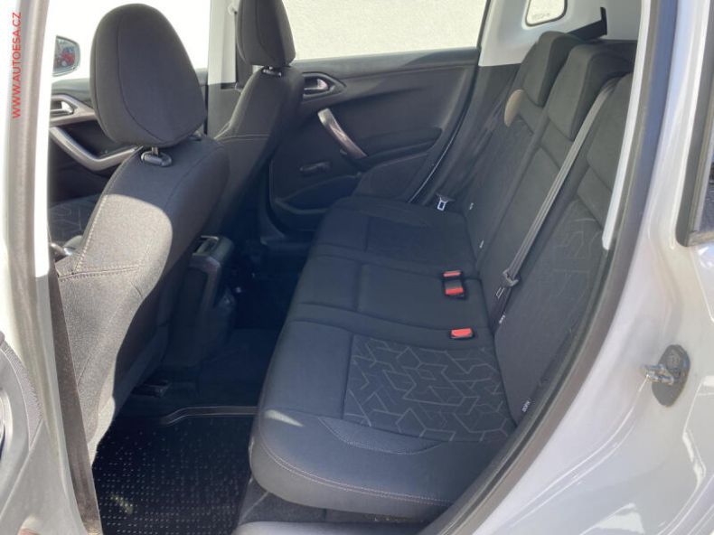 Peugeot 2008 - hlavní fotka