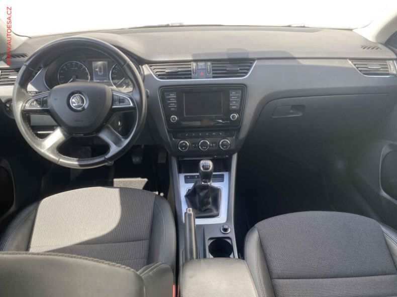 Škoda Octavia - hlavní fotka