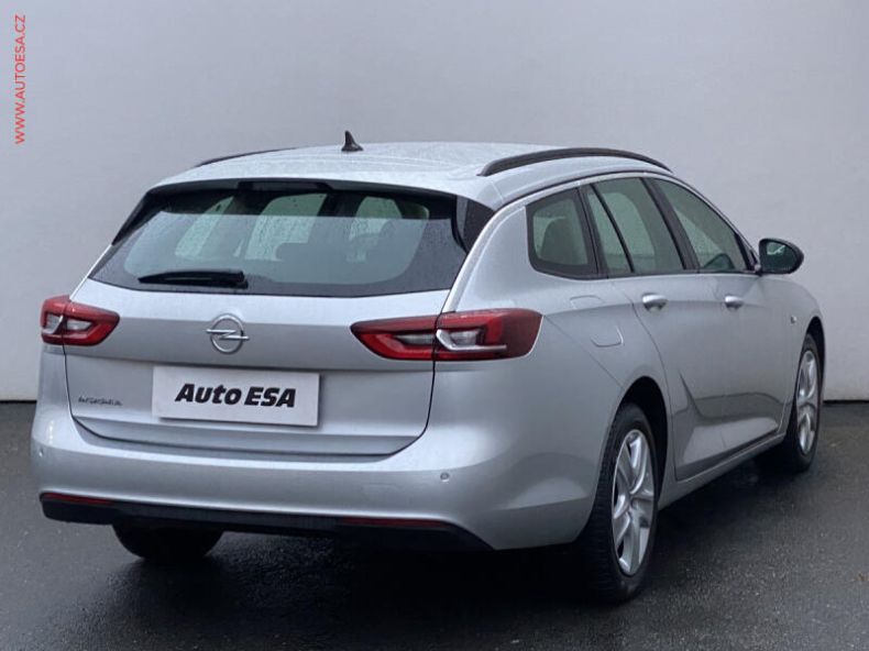 Opel Insignia - hlavní fotka