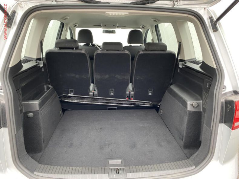 Volkswagen Touran - hlavní fotka