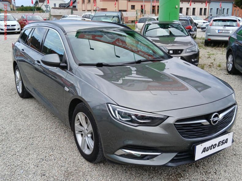 Opel Insignia - hlavní foto
