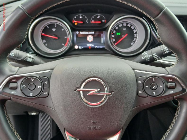 Opel Insignia - hlavní fotka