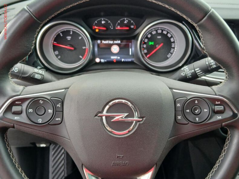 Opel Insignia - hlavní fotka