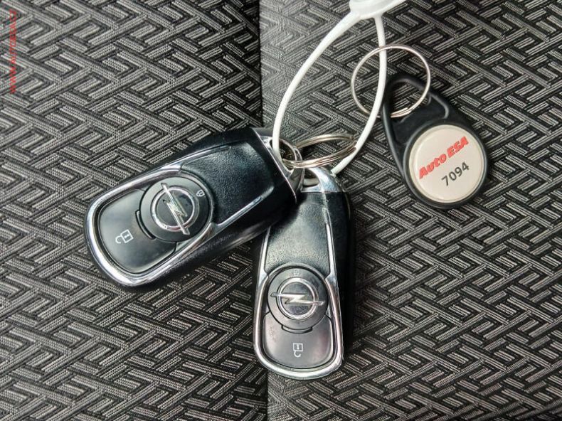 Opel Insignia - hlavní fotka