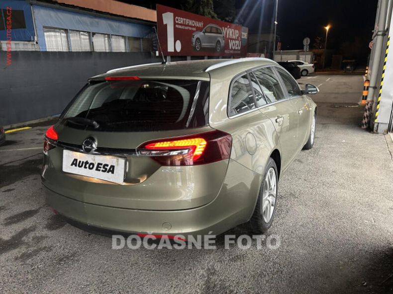 Opel Insignia - hlavní fotka