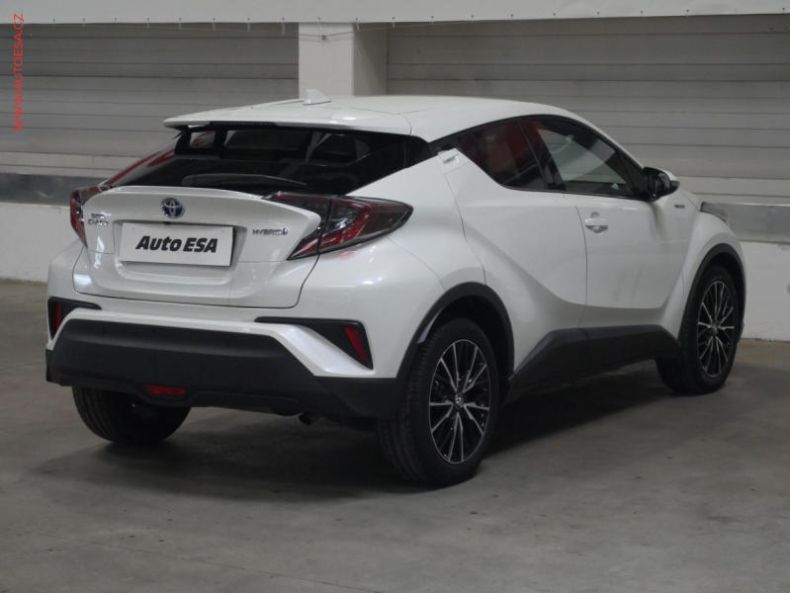 Toyota C-HR - hlavní fotka