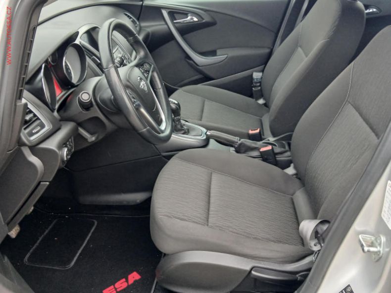 Opel Astra - hlavní fotka