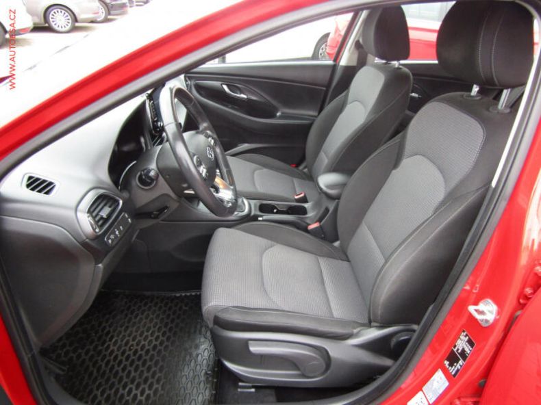 Hyundai i30 - hlavní fotka