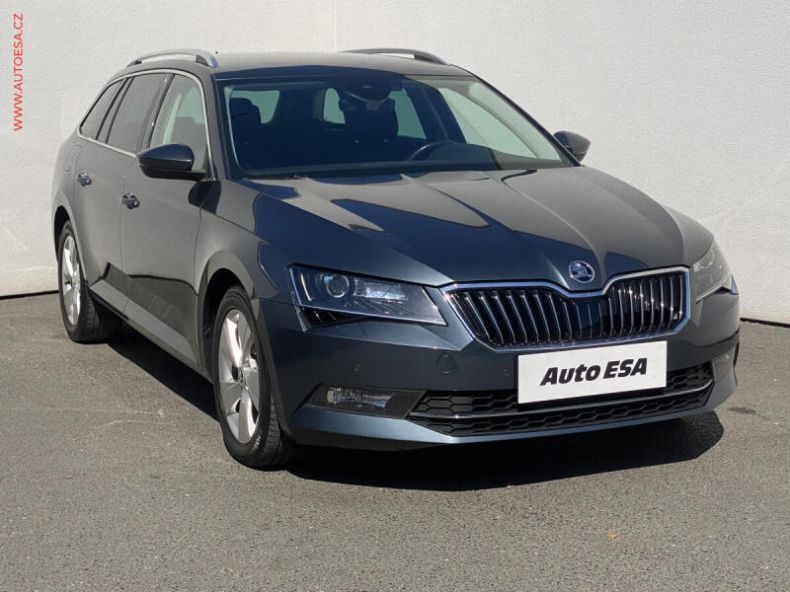 Škoda Superb - hlavní foto