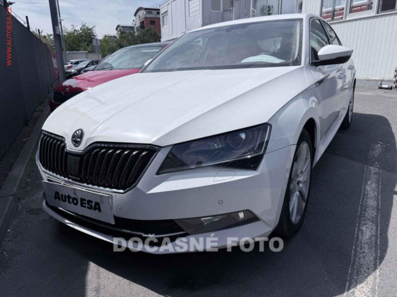 Škoda Superb - hlavní foto