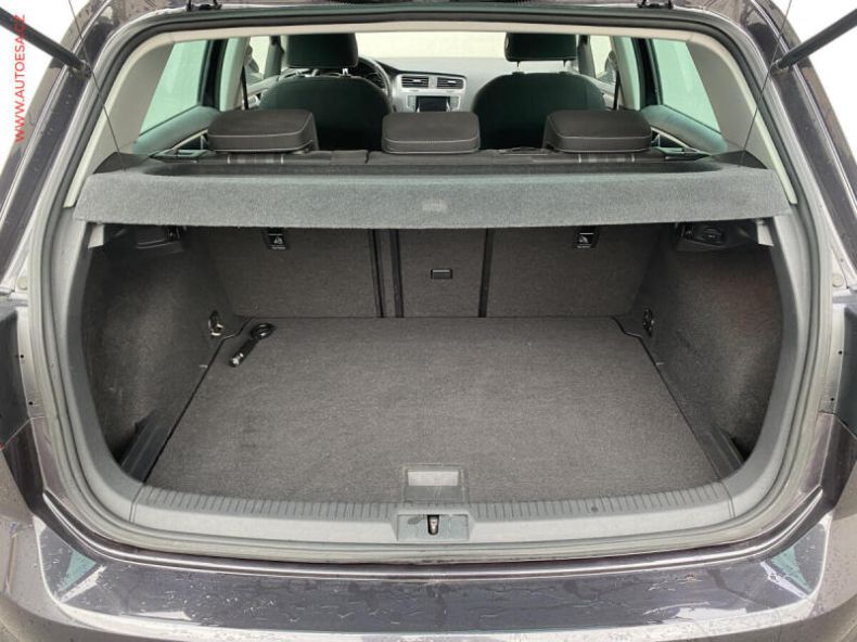 Volkswagen Golf - hlavní fotka