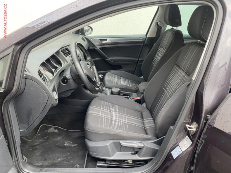 Volkswagen Golf - hlavní fotka