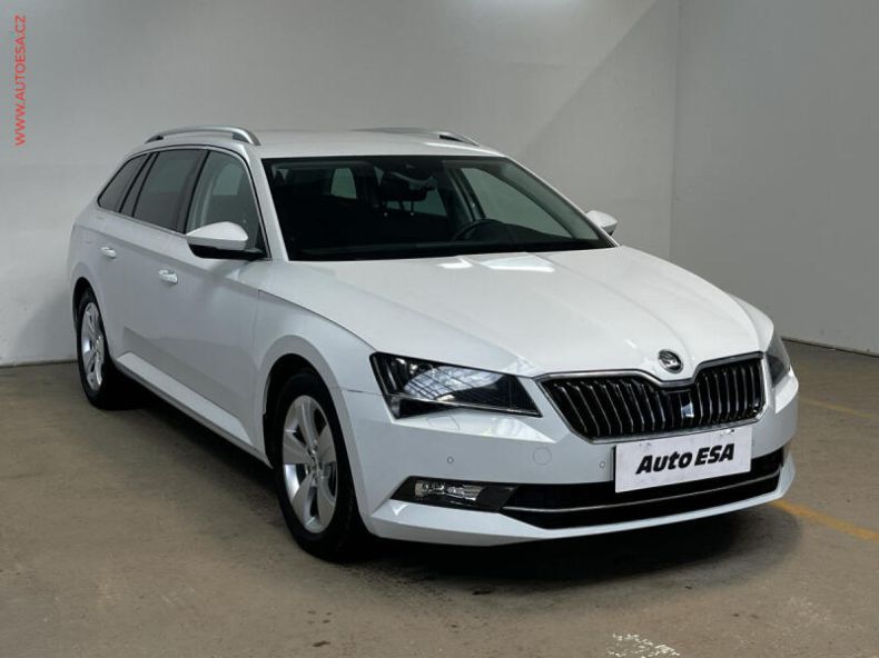 Škoda Superb - hlavní foto