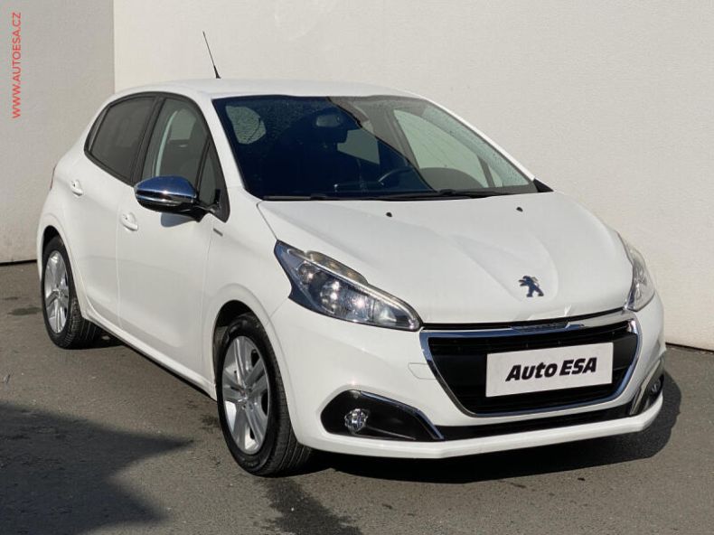 Peugeot 208 - hlavní foto
