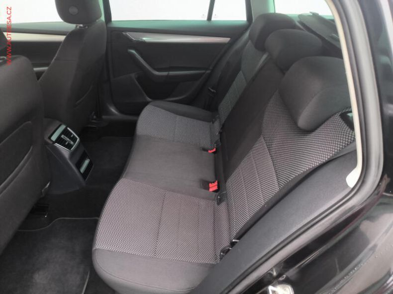 Škoda Octavia - hlavní fotka