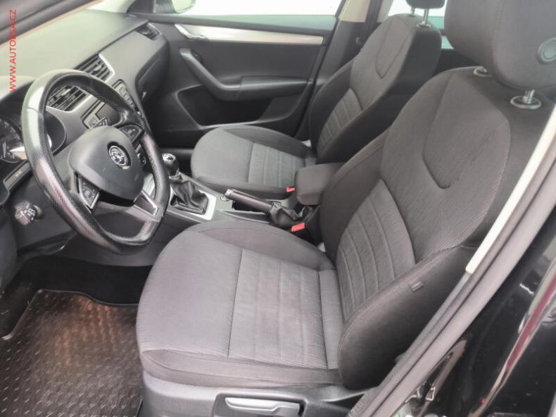 Škoda Octavia - hlavní fotka