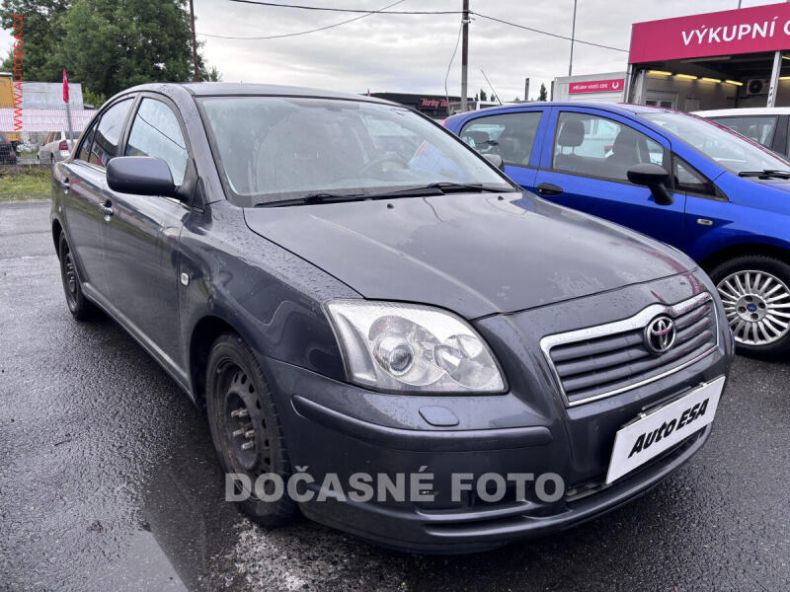 Toyota Avensis - hlavní foto