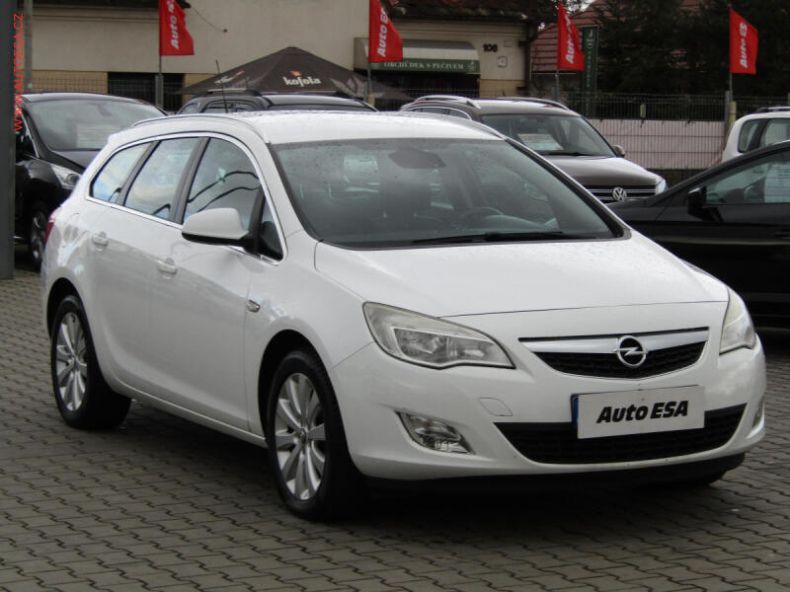 Opel Astra - hlavní foto