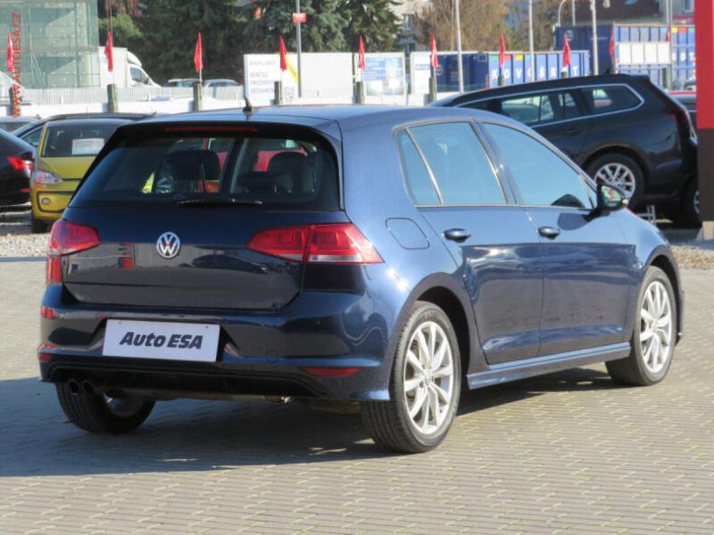 Volkswagen Golf - hlavní fotka