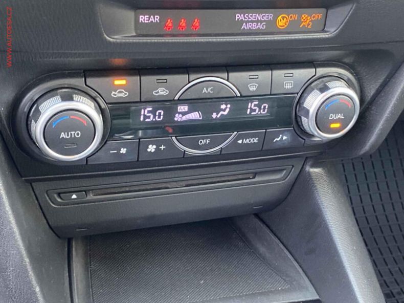 Mazda 3 - hlavní fotka