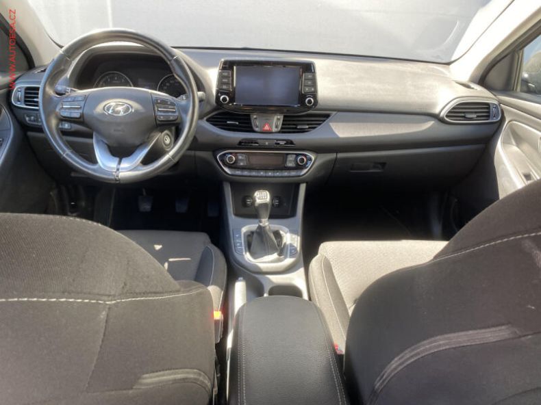 Hyundai i30 - hlavní fotka