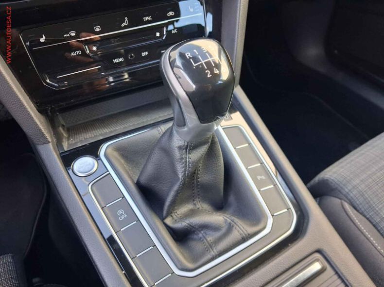 Volkswagen Passat - hlavní fotka