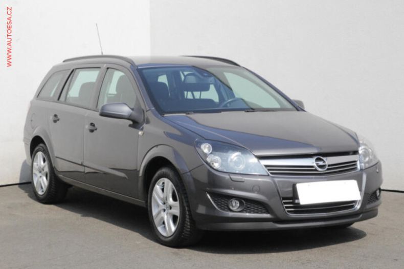 Opel Astra - hlavní foto
