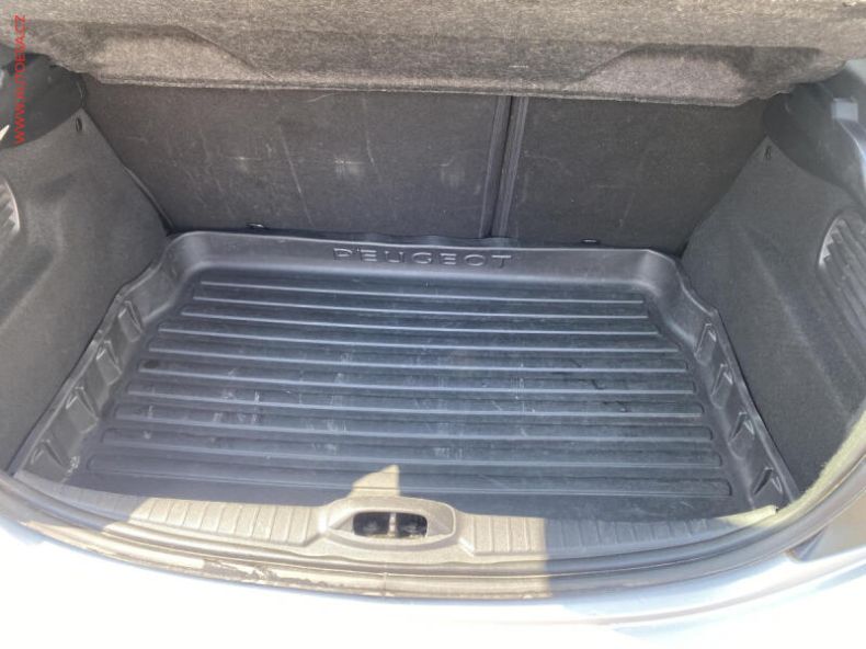 Peugeot 208 - hlavní fotka