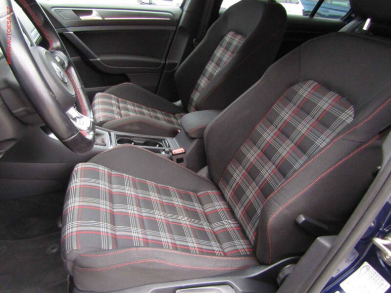 Volkswagen Golf - hlavní fotka
