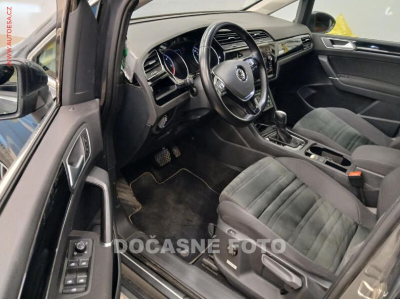 Volkswagen Touran - hlavní fotka
