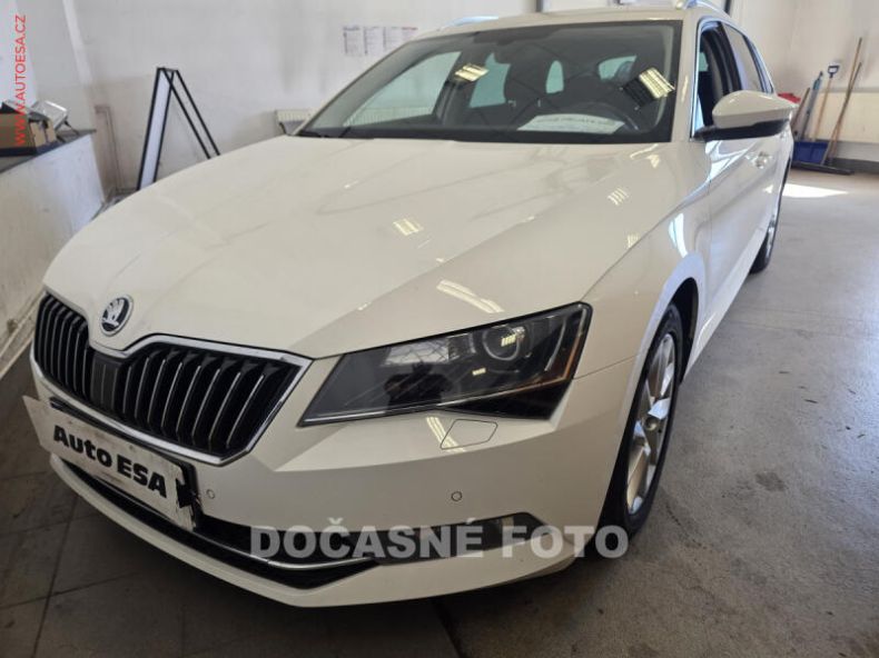 Škoda Superb - hlavní foto