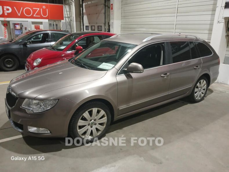 Škoda Superb - hlavní foto