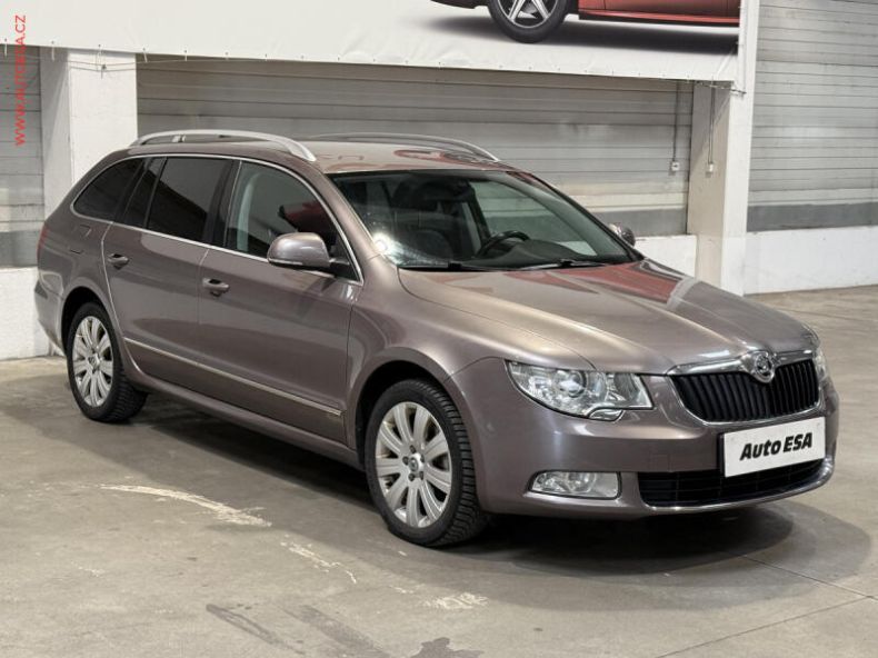 Škoda Superb - hlavní foto