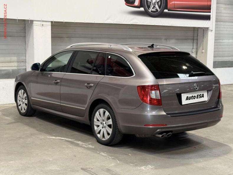 Škoda Superb - hlavní fotka
