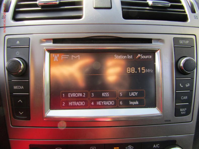 Toyota Avensis - hlavní fotka