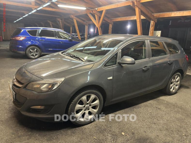 Opel Astra - hlavní foto