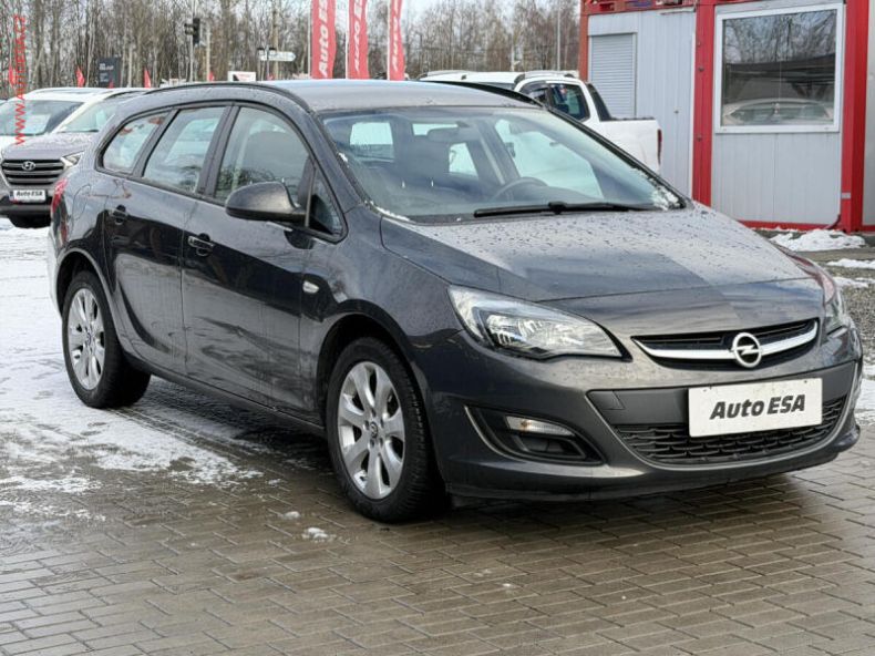 Opel Astra - hlavní foto