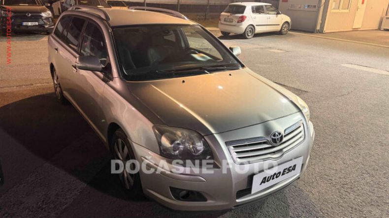 Toyota Avensis - hlavní foto
