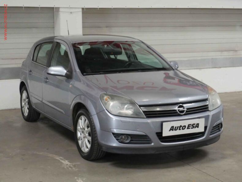 Opel Astra - hlavní foto