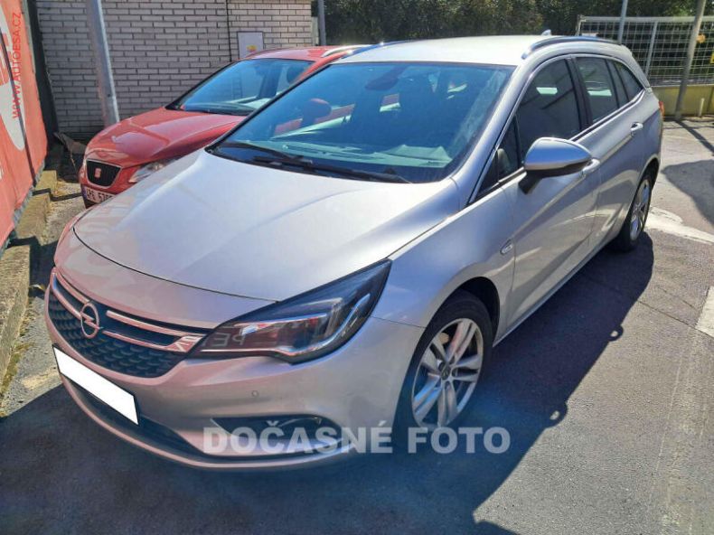 Opel Astra - hlavní foto