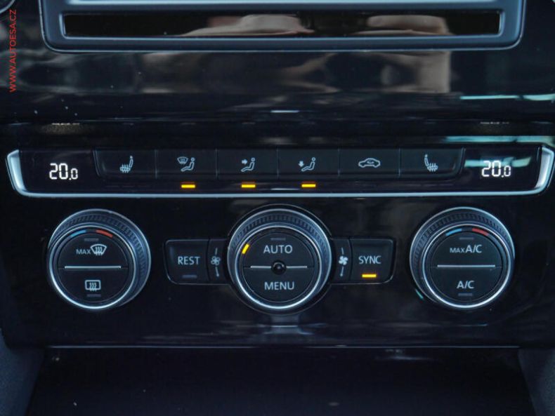 Volkswagen Passat - hlavní fotka