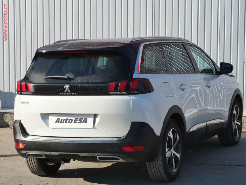 Peugeot 5008 - hlavní fotka