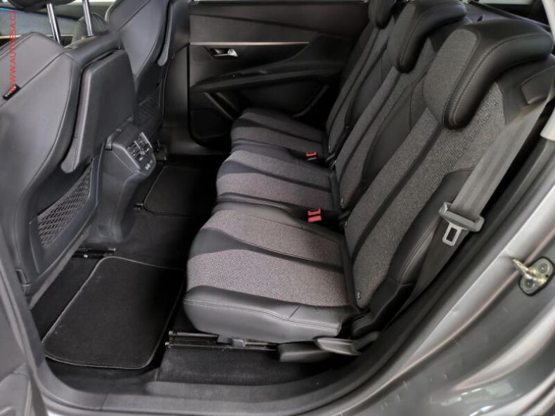 Peugeot 5008 - hlavní fotka